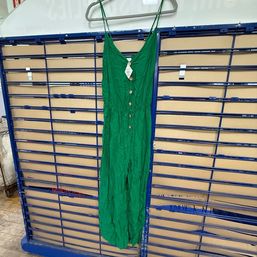 Green Sleeveless Button-Down Dress